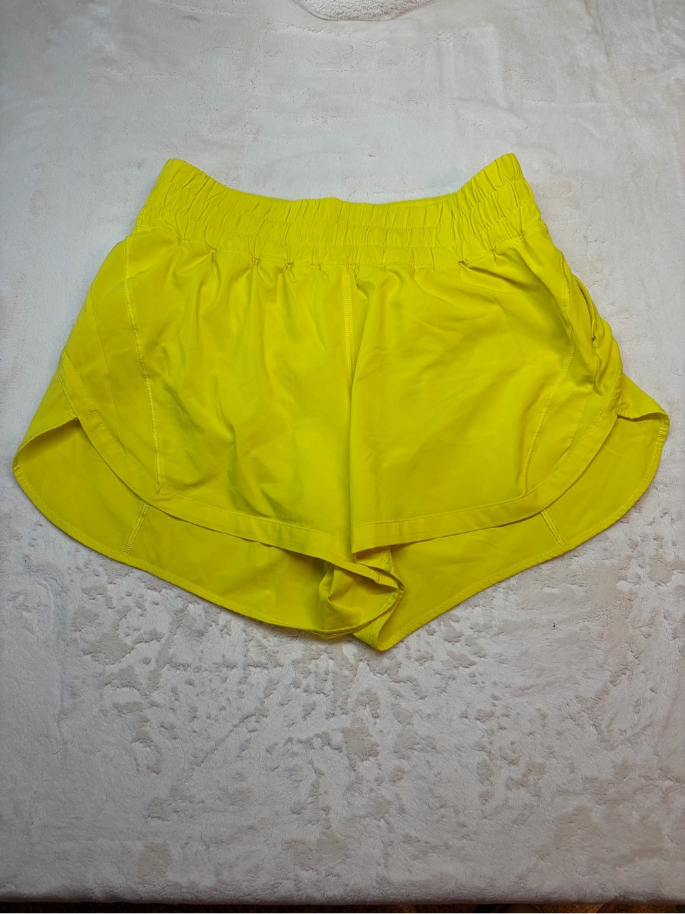 Lululemon Hotty Hot High-Rise Lined Short Yellow Women’s Sz 8